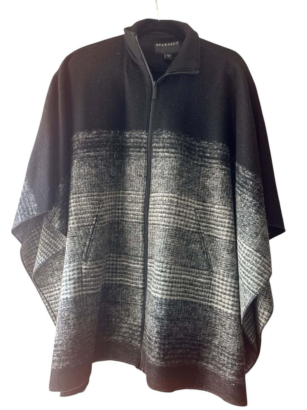 Bernardo Zip Front Poncho Cape Size S/M Black Grey Plaid Wool Blend